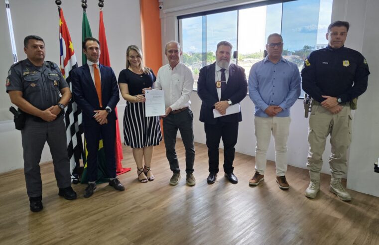 Prefeitura de Lorena realiza reunião e assina regimento interno do Gabinete de Gestão Integrada (GGI)