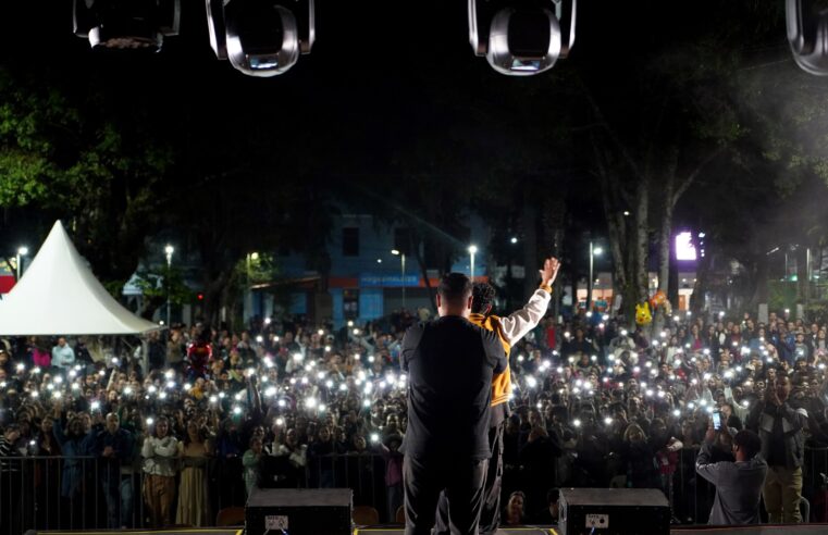 Sucesso total no Adora Lorena 2025: Três dias de emoção e fé na Praça Dr. Arnolfo de Azevedo