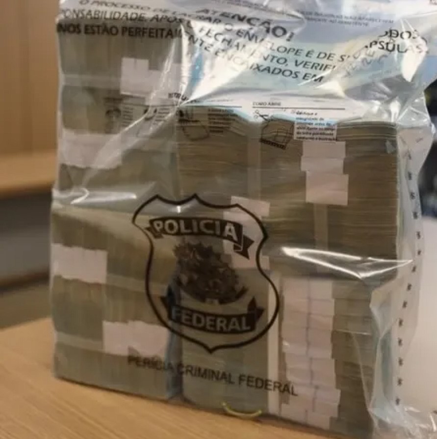 PF apreende R$ 430 mil em operação contra desvio de cota parlamentar por cúpula do PL